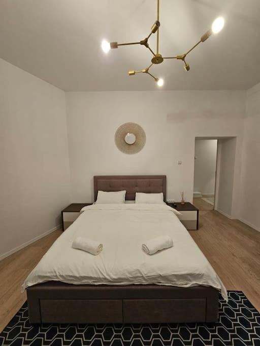 בוקרשט Heart Of City Center 4Br 2Bath 10 Pers מראה חיצוני תמונה