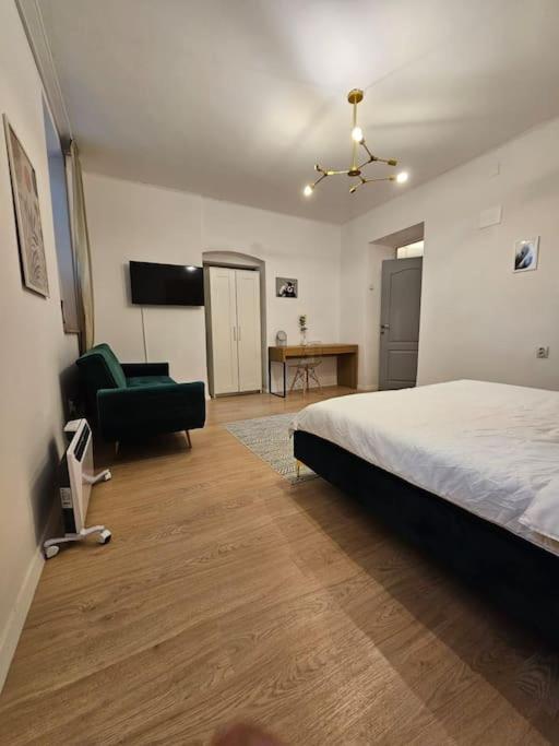 בוקרשט Heart Of City Center 4Br 2Bath 10 Pers מראה חיצוני תמונה